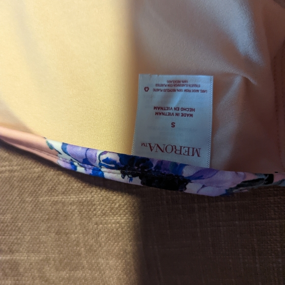 Bikini - Picture 3 of 6